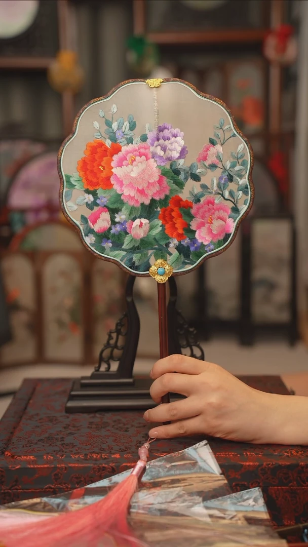 扇子绣花吊坠非遗