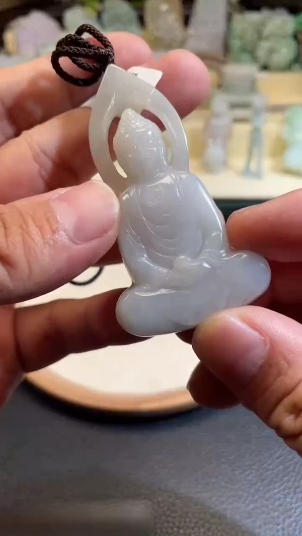 翡翠未镶嵌颈饰7/14/201