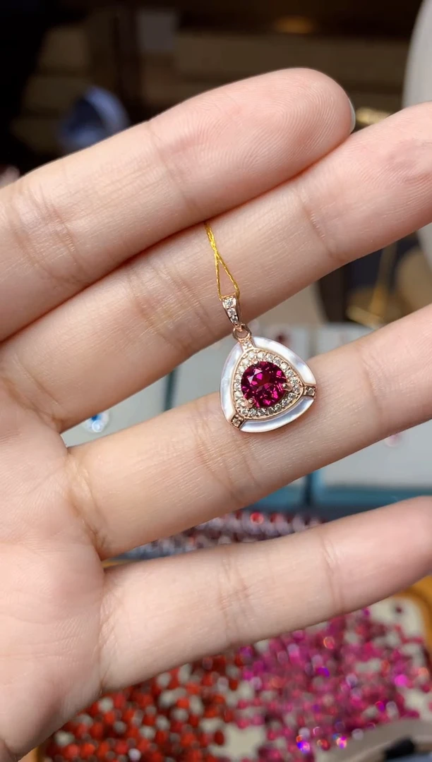 银S925镶嵌吊坠石榴石天然镁铝