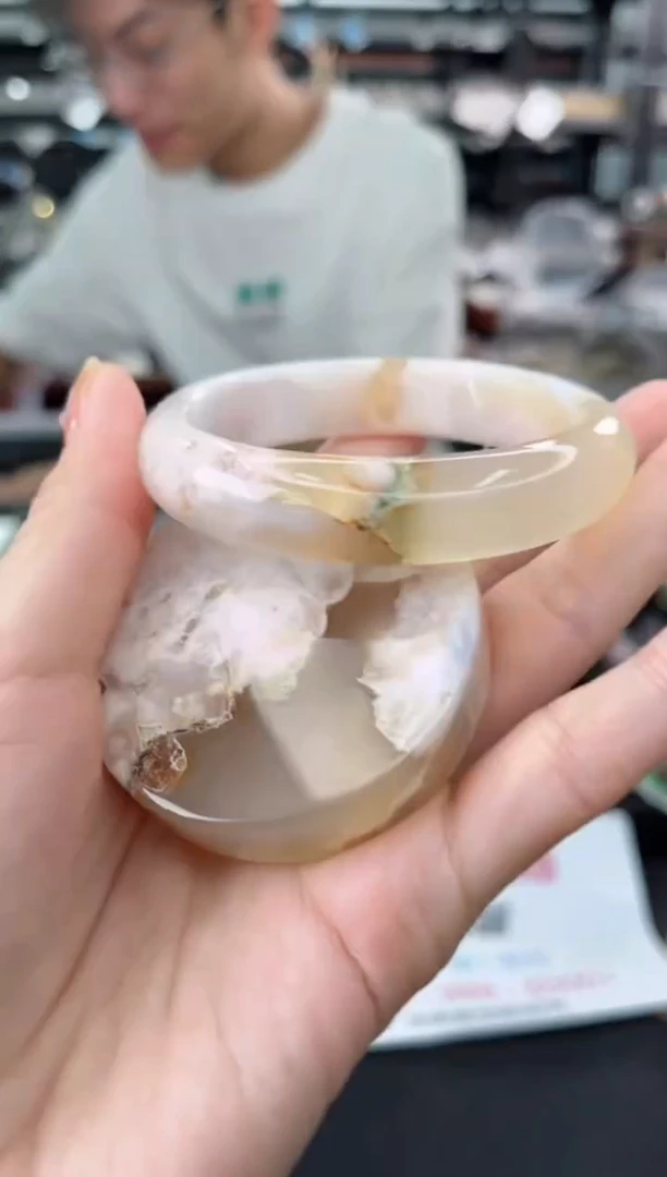 【闪购商品】石英质玉手镯未镶嵌56圈口（不退不换）1507030