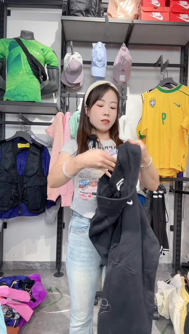 1710   编码 瑕疵款直播间过款为准 尺码 S