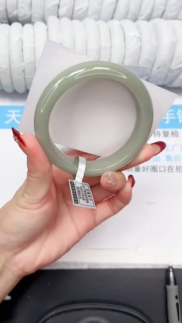 未镶嵌手镯石英质玉143-62.5DK