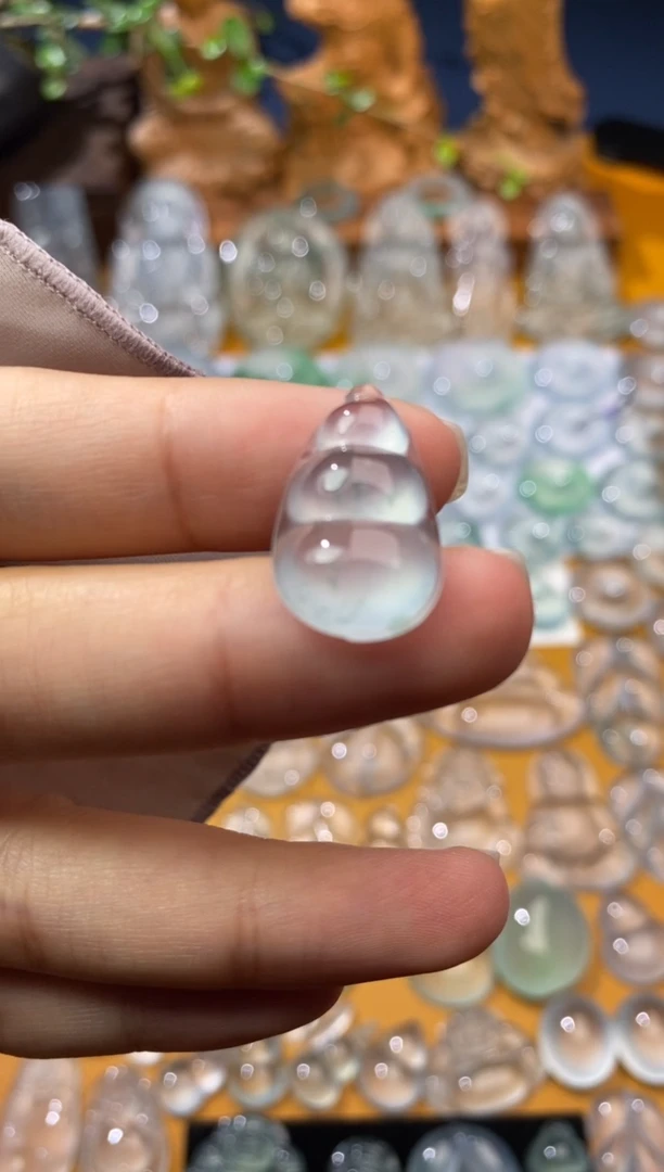 定制翡翠未镶嵌福豆蓝底