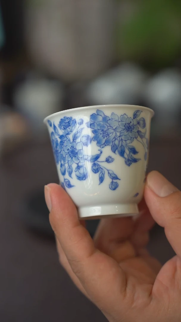 景德镇全手工手绘青花花卉直口主人杯