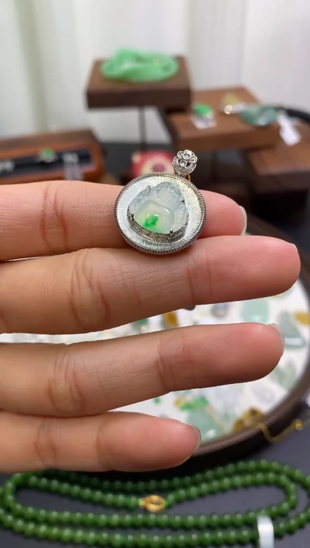 【闪购商品】翡翠颈饰18K金镶嵌佛公