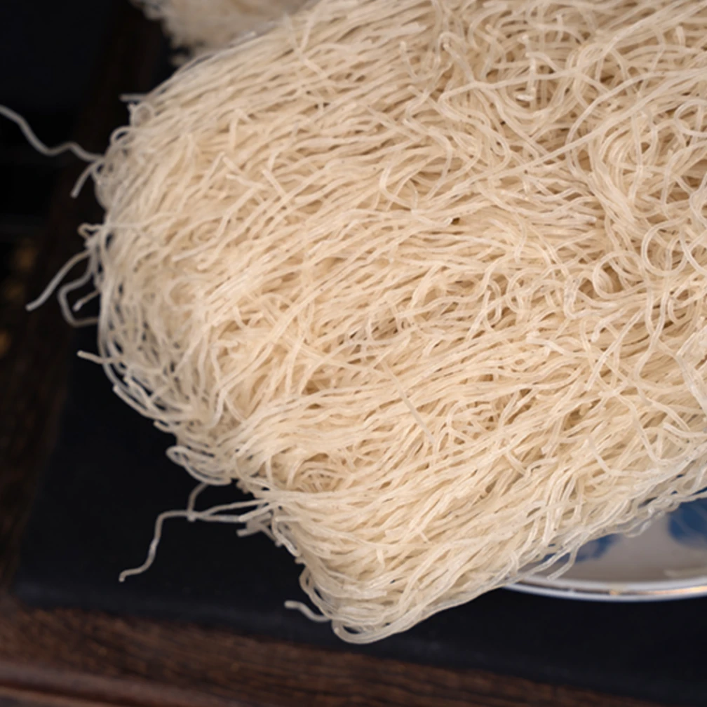 云浮米粉简单营养早餐肖夜炒米粉传统手工制作优质新鲜美过桥米线