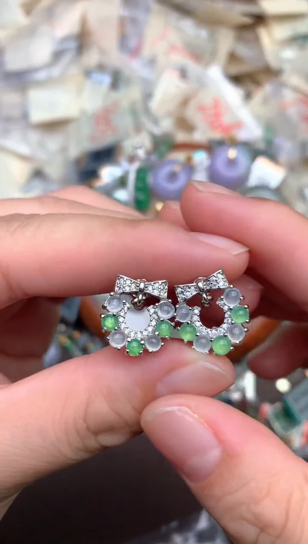 翡翠挂件银S925镶嵌 —