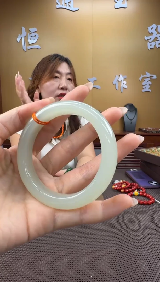 颈饰未镶嵌和田玉手镯56