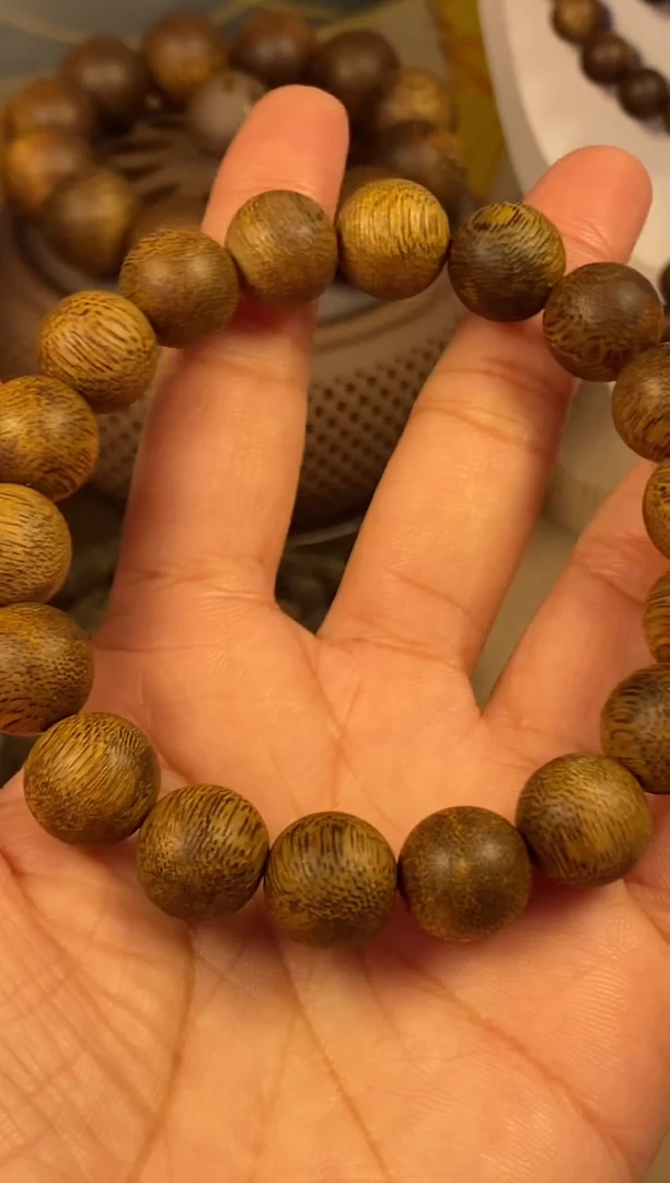 沉香沉香碎屑1.2乌深圆叶老料子10克