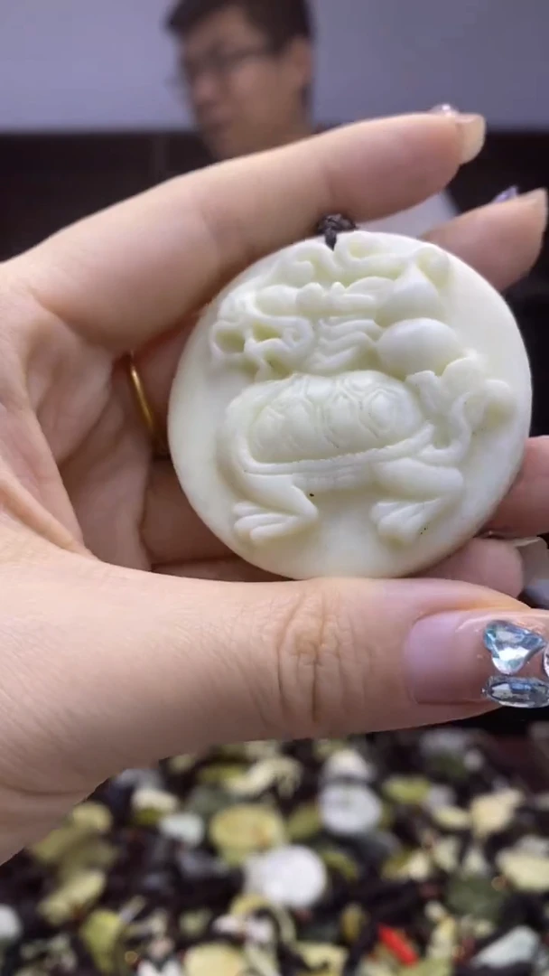 未镶嵌岫玉挂件