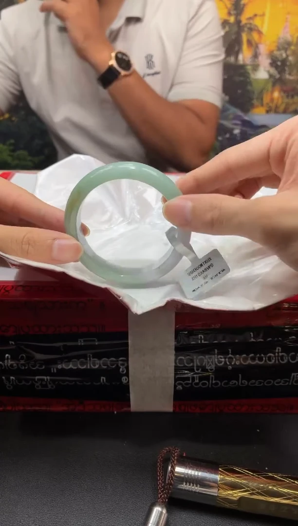 未镶嵌手镯翡翠手镯106