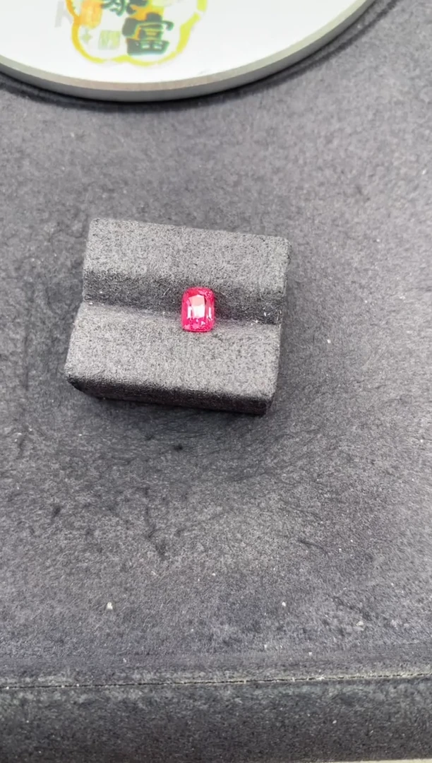 裸石尖晶石1ct粉尖晶 BF