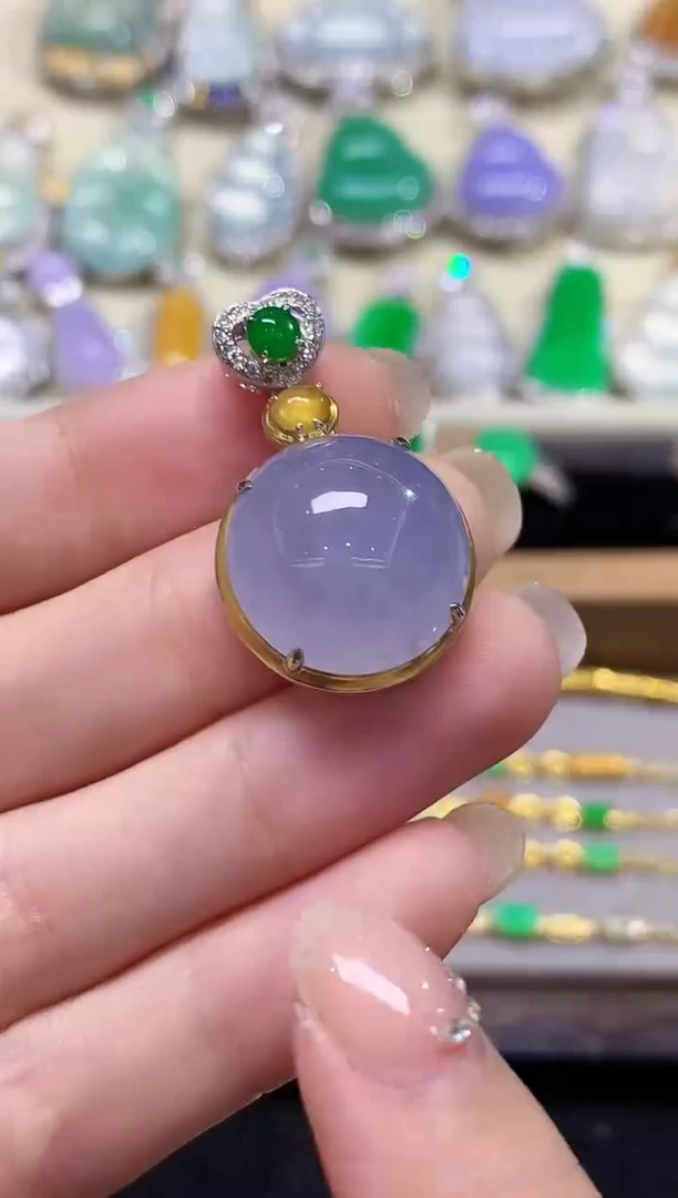 吊坠(不含链)18K金镶嵌翡翠K多样性发其一