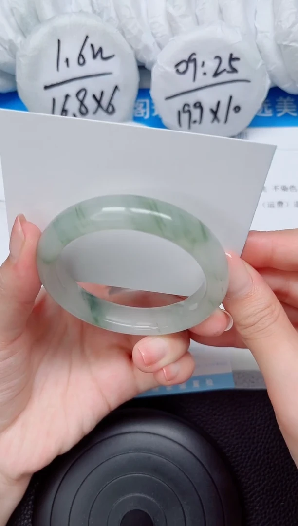 石英质玉手镯未镶嵌168-55