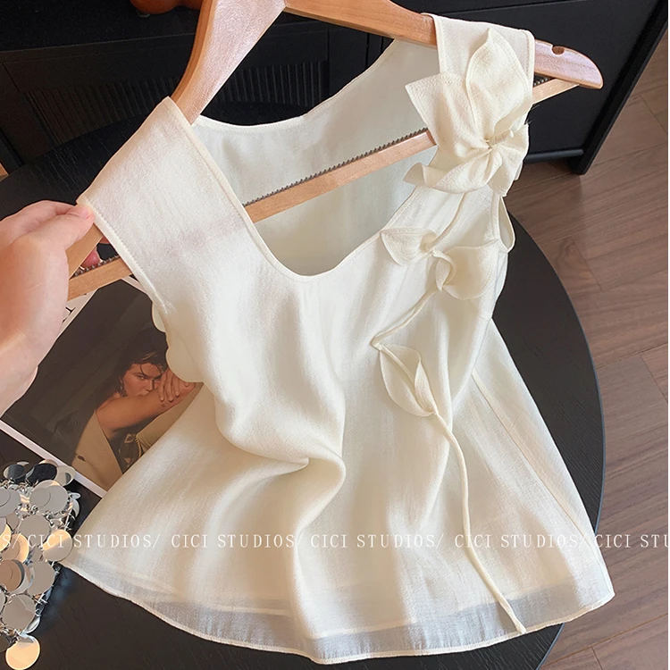 夏季2025新款法式花朵U领吊带背心女温柔独特高级宽松无袖短上衣