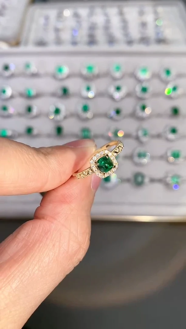 【闪购商品】祖母绿戒指18K金镶嵌0.39ct/年货节专属价