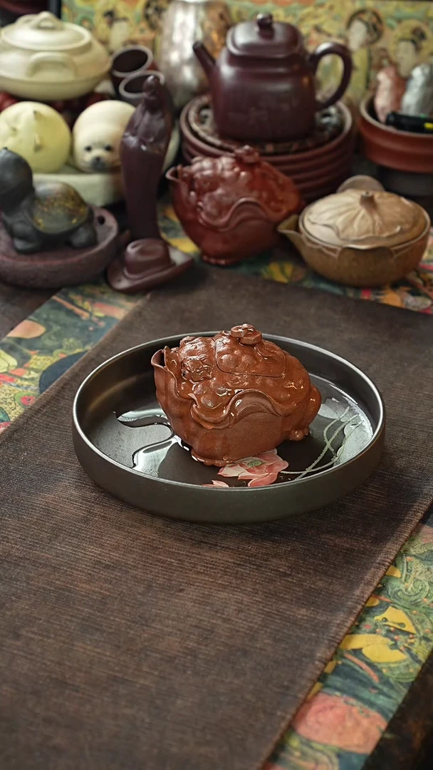 三足金蟾手抓紫砂壶紫泥234