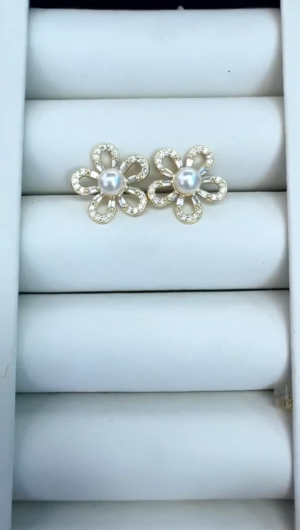 【闪购商品】海水珍珠耳饰银S925镶嵌耳钉