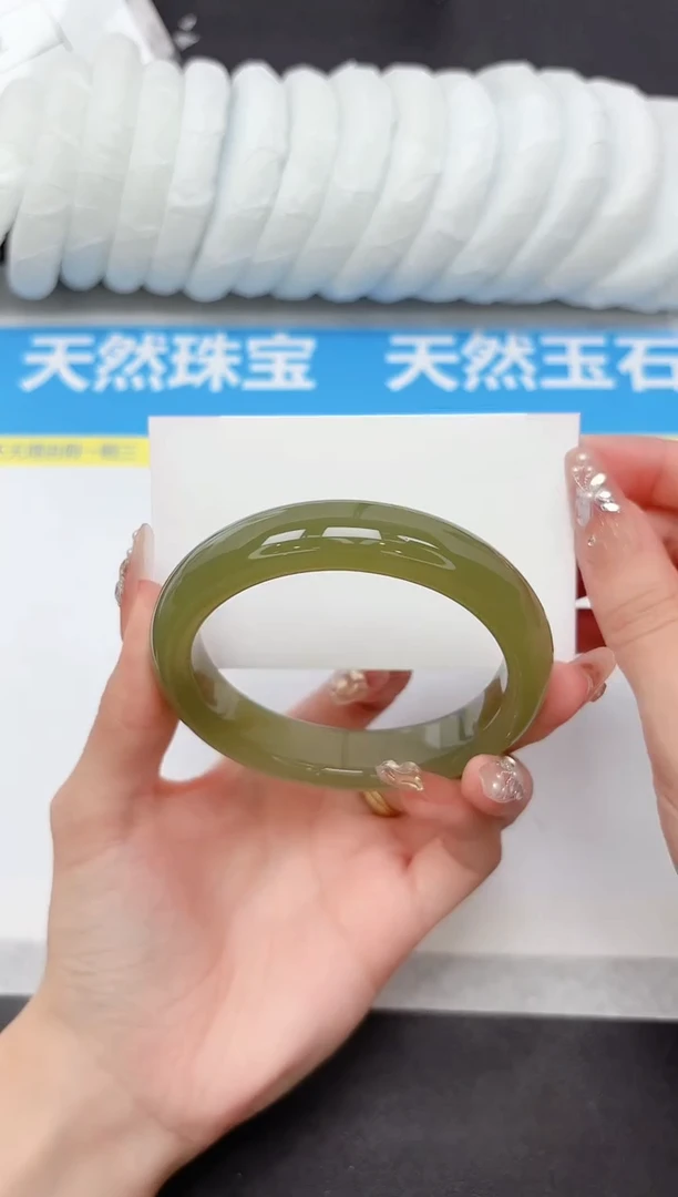 未镶嵌手镯石英质玉158-60.1