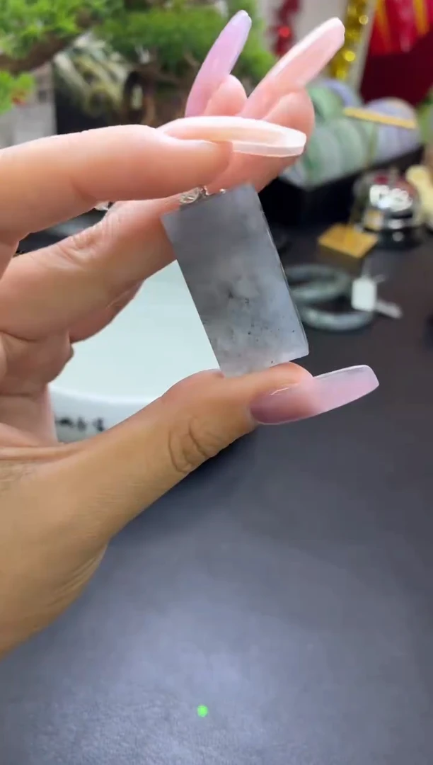 吊坠(不含链)18K金镶嵌翡翠吊坠