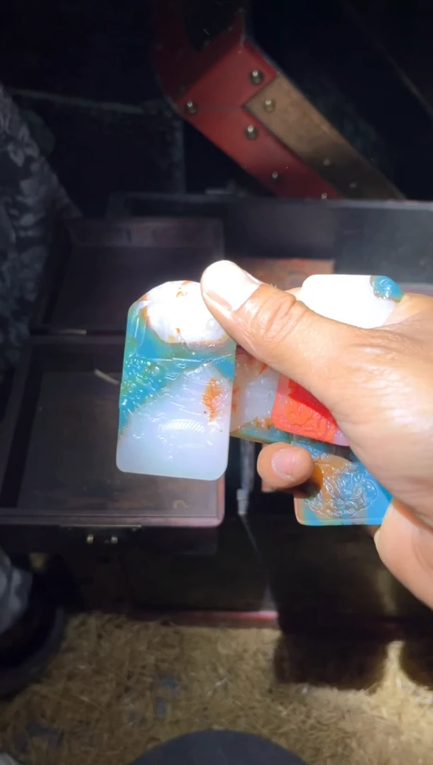 和田玉未镶嵌挂件六色牌其中一个