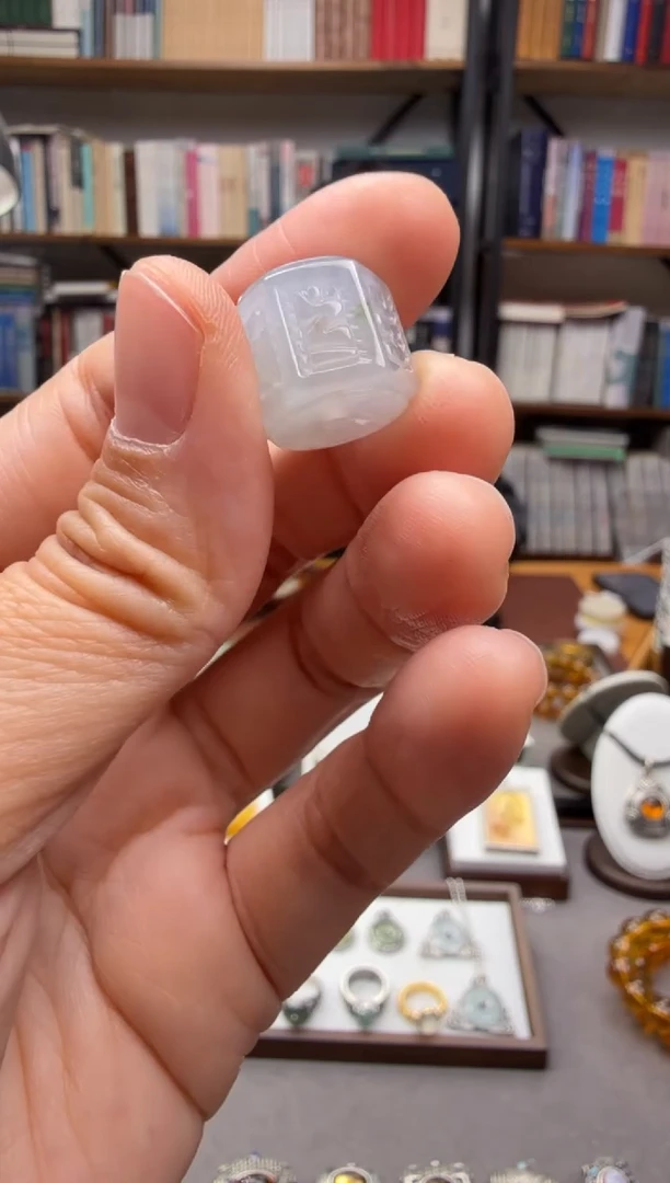 颈饰未镶嵌翡翠某*某配珠12