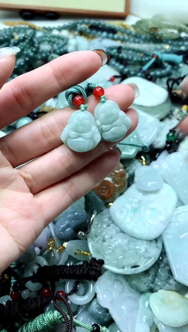 未镶嵌挂件翡翠1