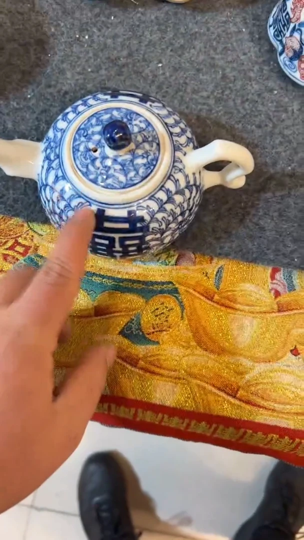 摆件瓷摆件瓷摆件青花喜字手把壶