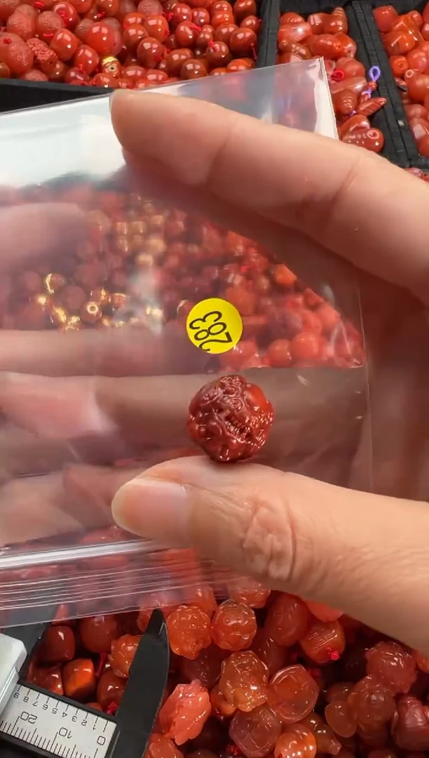 【闪购商品】南红玛瑙颈饰未镶嵌1