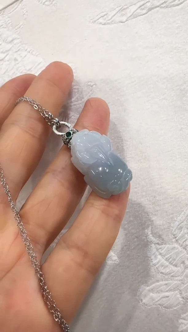 翡翠未镶嵌颈饰国风