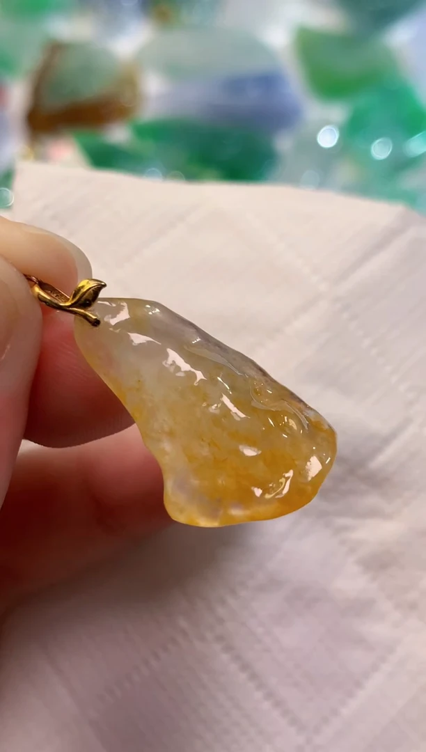 颈饰未镶嵌翡翠