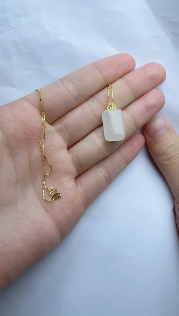 【闪购商品】和田玉颈饰18K金镶嵌平安牌kk