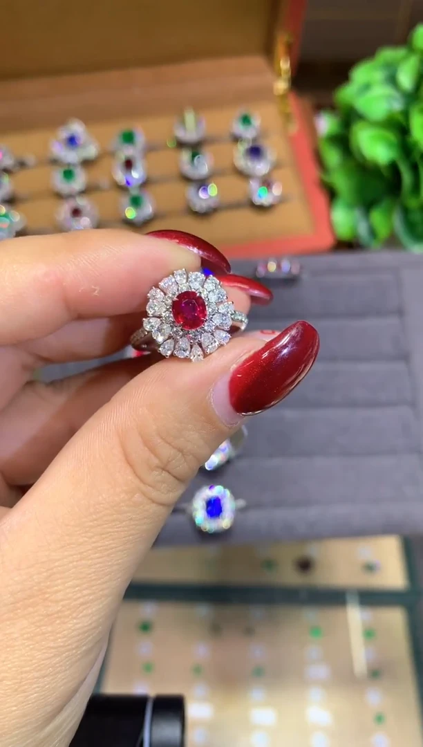 18K金镶嵌戒指红宝石1.04ct