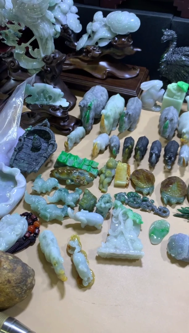 未镶嵌挂件翡翠落***情翡翠摆件