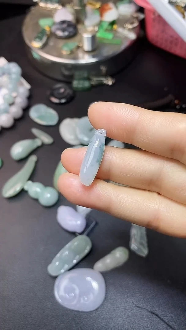 颈饰未镶嵌翡翠吊坠