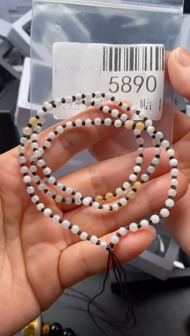 翡翠未镶嵌吊坠(不含链)5890