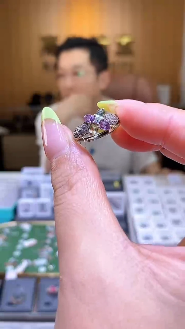 蓝宝石戒指银S925镶嵌天然蓝宝石戒指