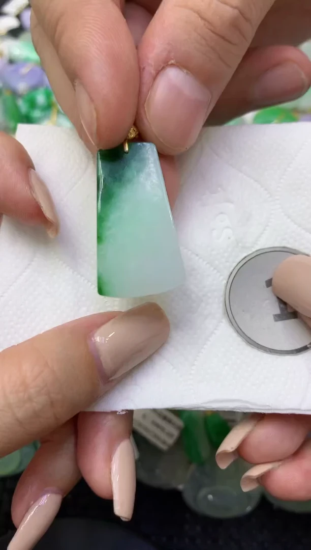 颈饰未镶嵌翡翠天然缅甸翡翠A货