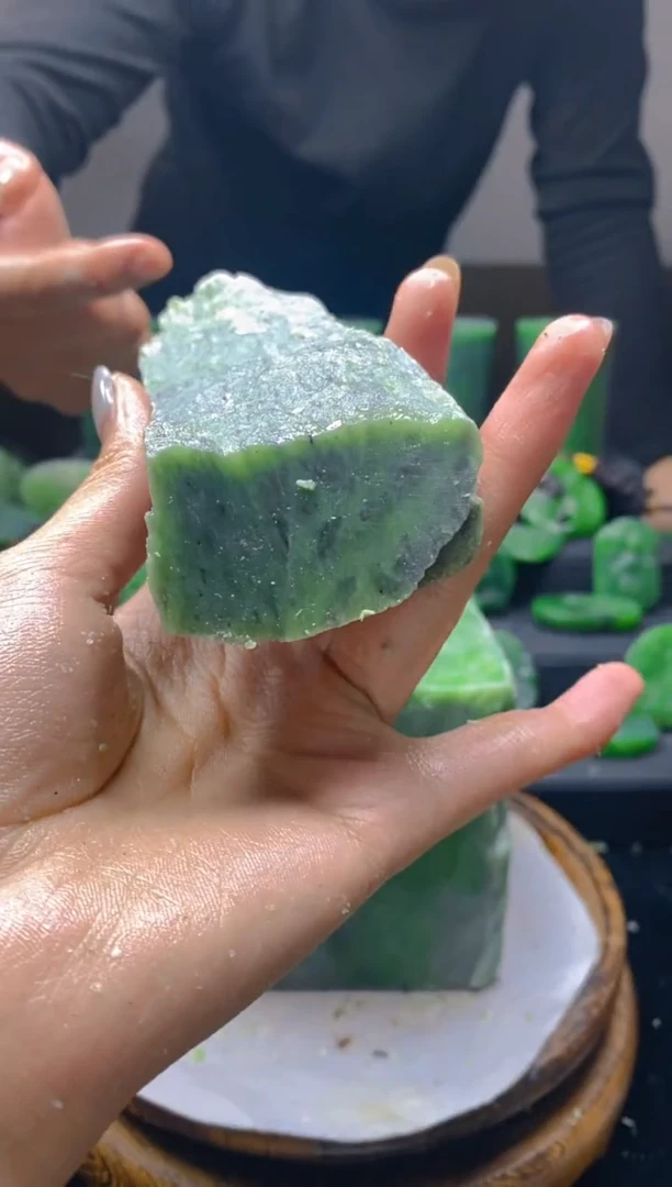 未镶嵌和田玉珠宝半成品1