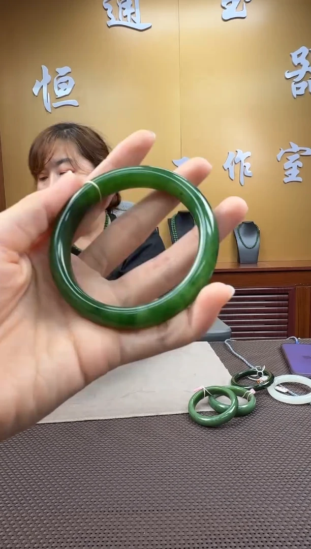 和田玉未镶嵌颈饰手镯58