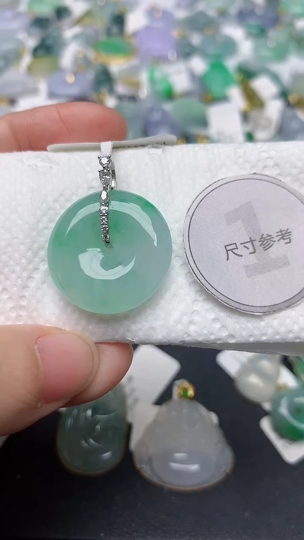 颈饰18K金镶嵌翡翠天然缅甸A货翡翠