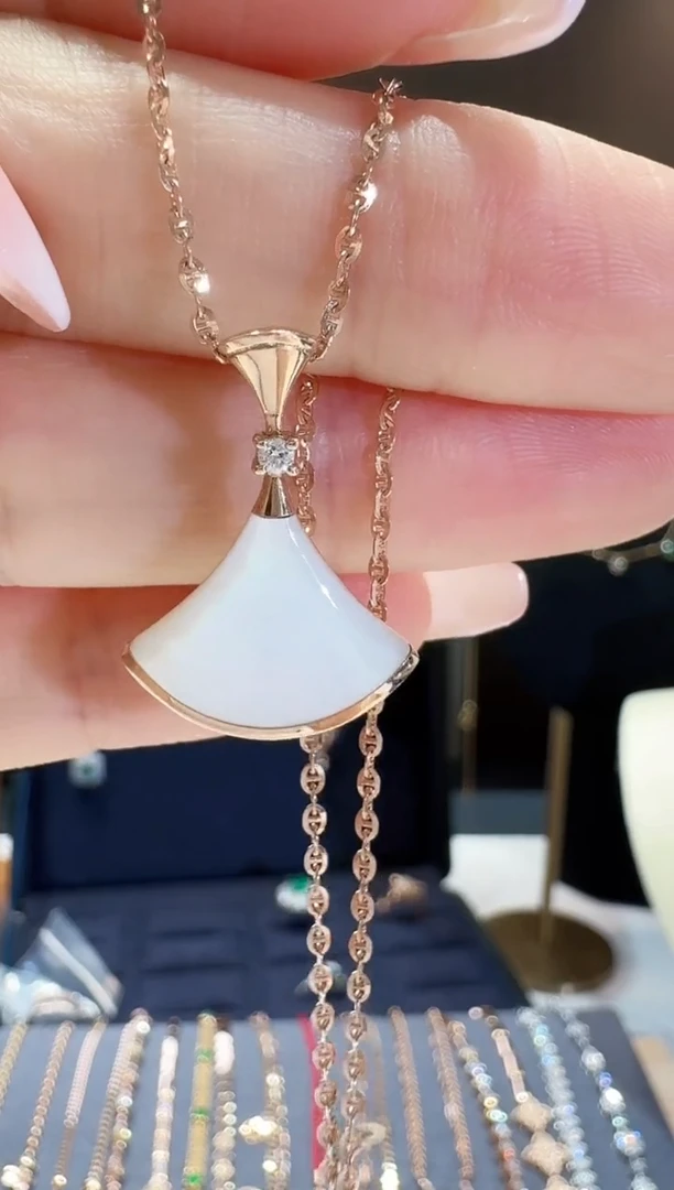 【闪购商品】贝壳（贝母）单吊坠18K金镶嵌白裙子单吊坠不含链