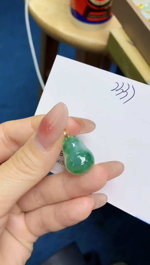 翡翠18K金镶嵌颈饰 天然缅甸翡翠A货