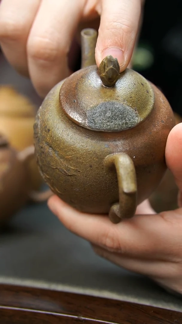 【闪购商品】紫砂茶壶柴烧荷叶浮雕壶 有落釉