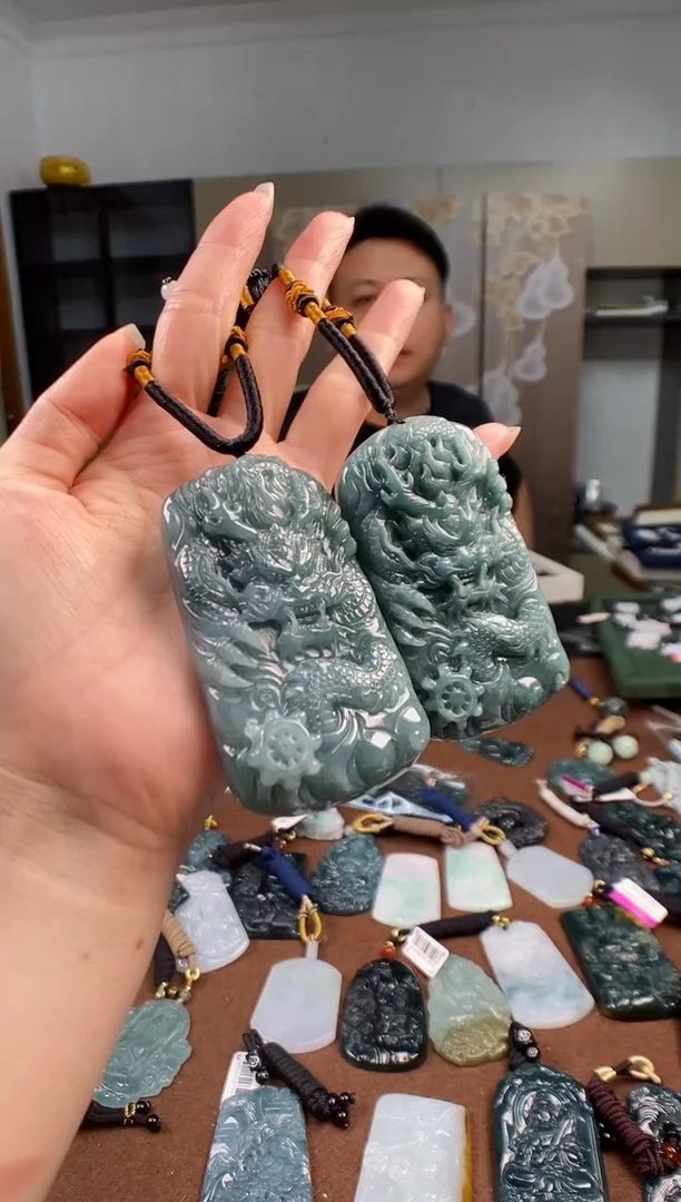 颈饰未镶嵌翡翠 多样性发其一