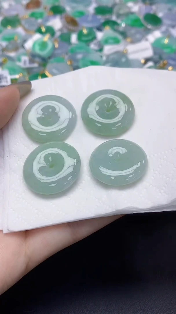 翡翠未镶嵌颈饰天然缅甸a货翡翠随机发一