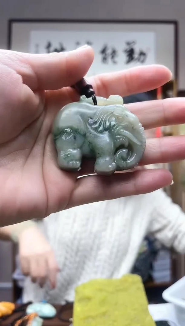 未镶嵌岫玉吊坠`