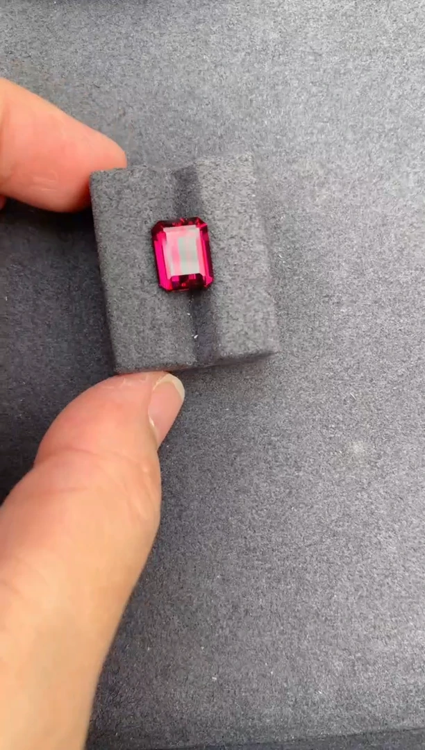 【闪购商品】石榴石裸石未镶嵌4ct镁铝榴石