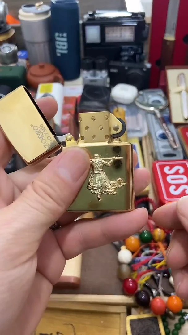 瓷片闪购商品 如图所示