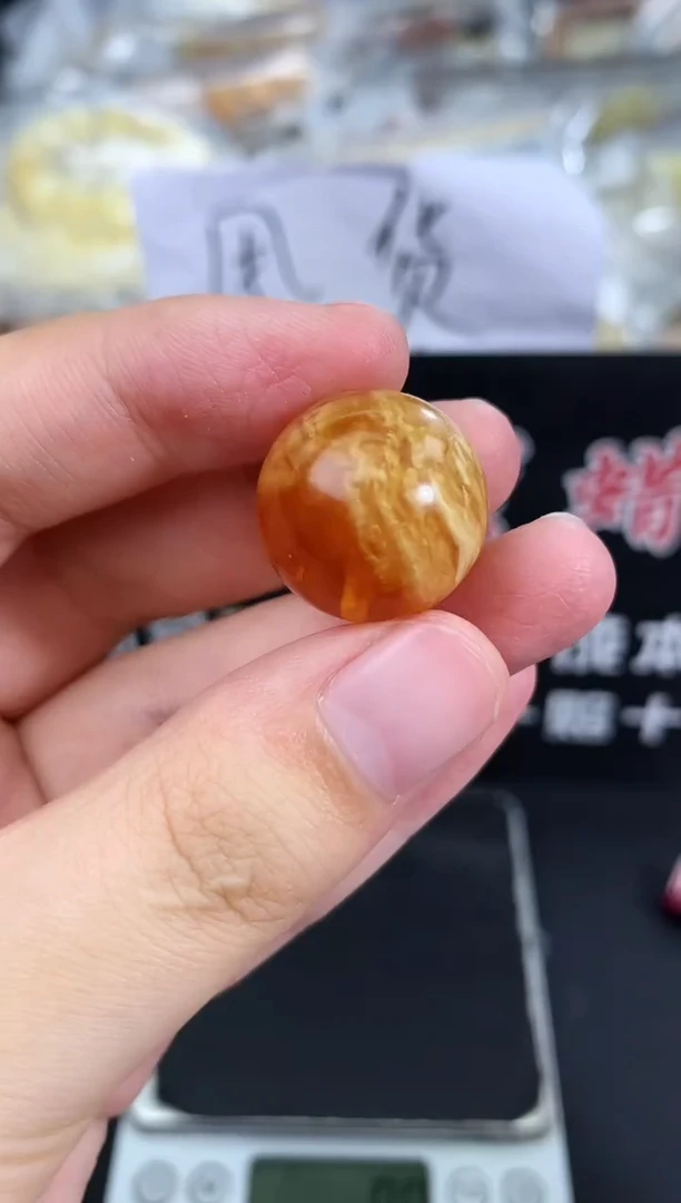 蜜蜡未镶嵌珠宝奇石92